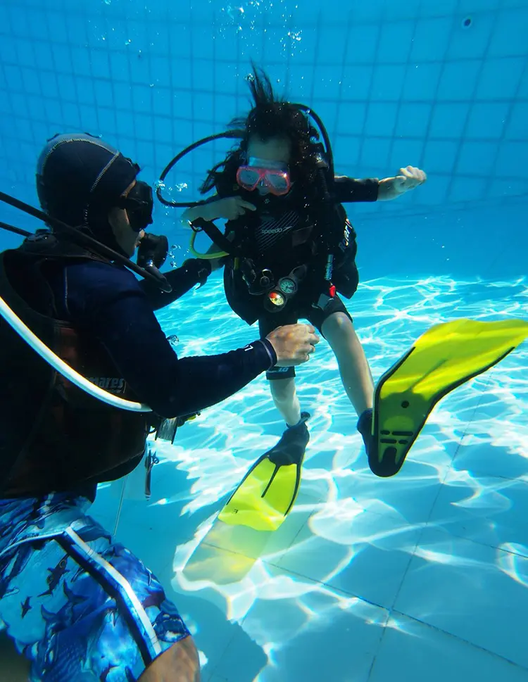 Bubblemaker in the pool March 25