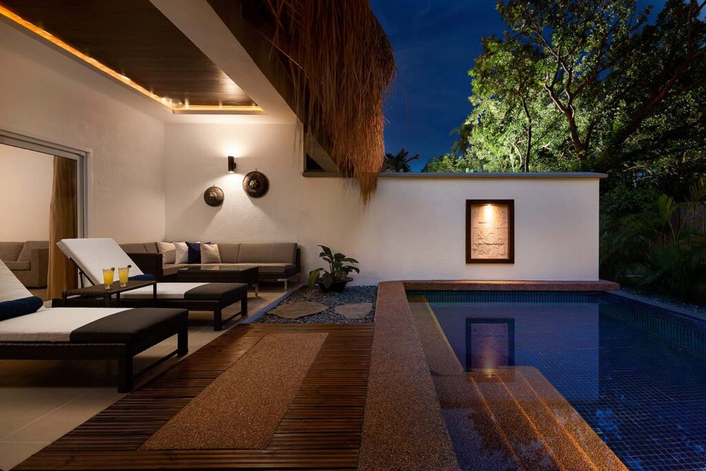 Premium Pool Suite terrace