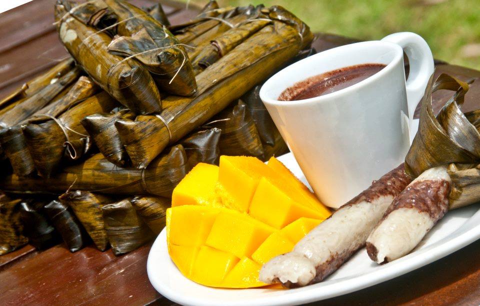 Sticky rice roll with mango